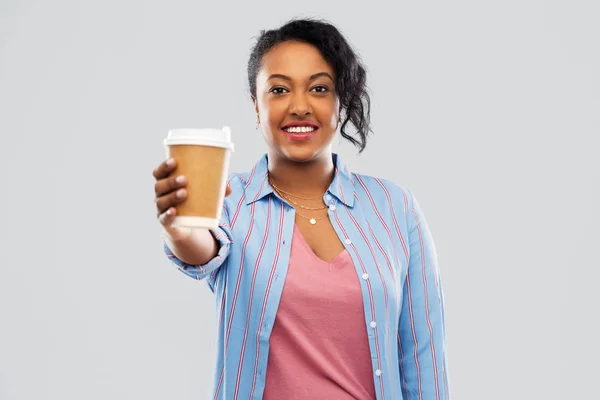 Happy african american woman drinking coffee — Stock Photo, Image