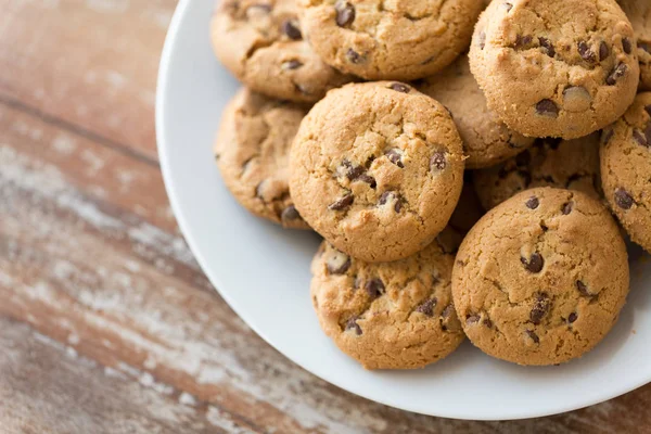 Close-up de biscoitos de aveia no prato — Fotografia de Stock
