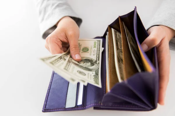 Close up of woman hands with wallet and us money — Stock Photo, Image