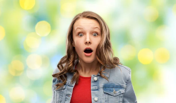 Sorprendida o sorprendida adolescente — Foto de Stock