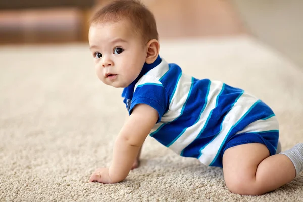 甘いアジアの赤ちゃん男の子 — ストック写真