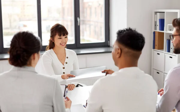 Employee having job interview with recruiters — Stock Photo, Image