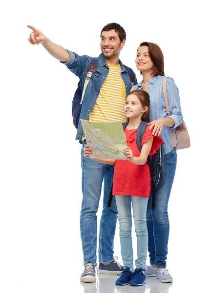 Glückliche Familie mit Reisekarte und Rucksäcken — Stockfoto