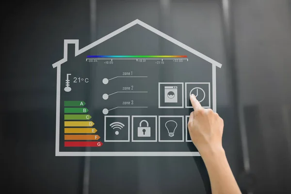 Hand met Smart Home-technologie — Stockfoto