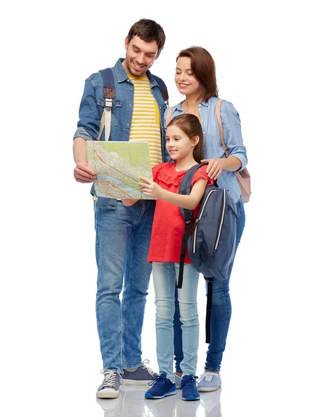 Família feliz com mapa de viagem e mochilas — Fotografia de Stock