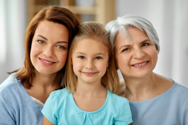 Portrait of mother, daughter and grandmother — Stock Photo, Image