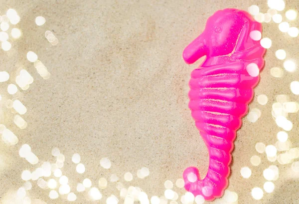 夏のビーチ砂の海馬型のクローズアップ — ストック写真