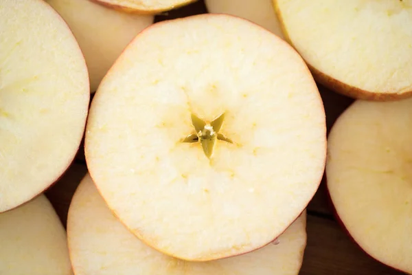 Primer plano de rodajas de manzana — Foto de Stock