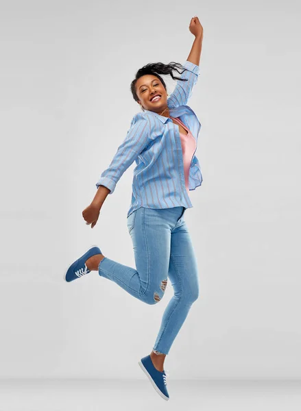 Feliz afroamericana mujer bailando — Foto de Stock