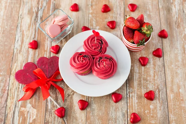 Primo piano dei dolci rossi per San Valentino — Foto Stock