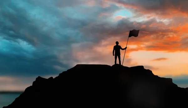 Silhouette eines Geschäftsmannes mit Fahne am Berg — Stockfoto