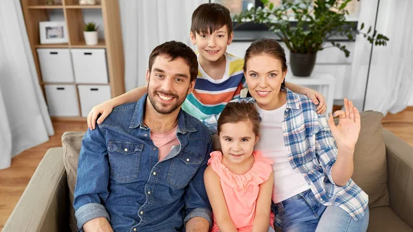 Portrait of happy family at home — Stock Photo, Image