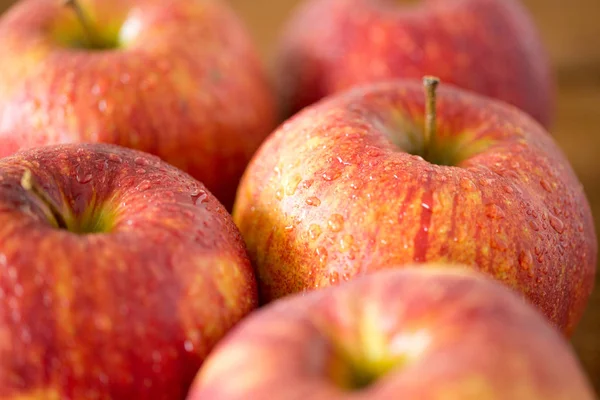 Detailní záběr zralé červené jablek — Stock fotografie