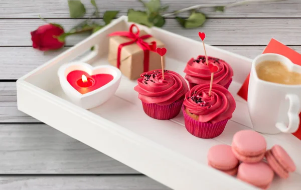 Primo piano dei dolci rossi per San Valentino — Foto Stock