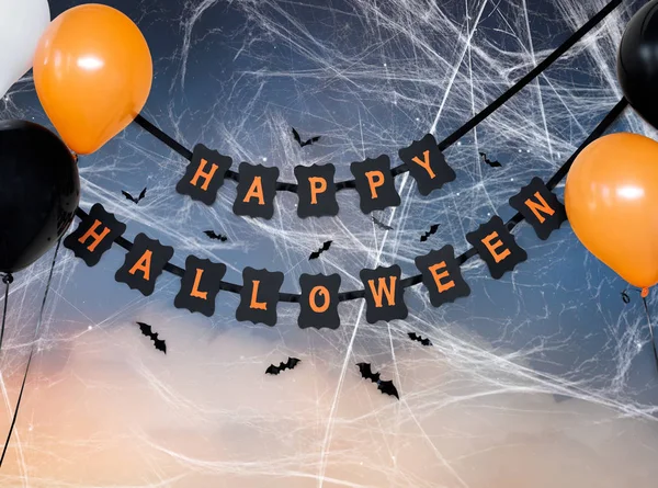 Happy halloween-fest krans med air ballonger — Stockfoto