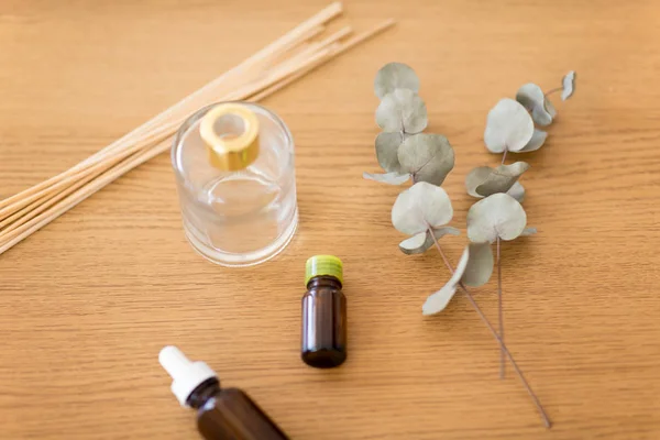 Aroma reed diffuser, essential oil and eucalyptus — Stock Photo, Image