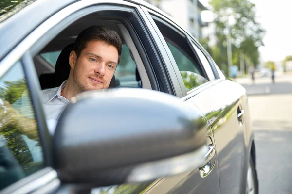 Man or driver driving car in summer — Stock Photo, Image