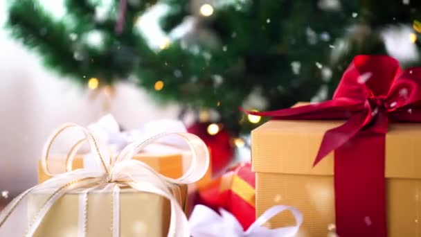 Pile de boîtes cadeaux près de l'arbre de Noël — Video