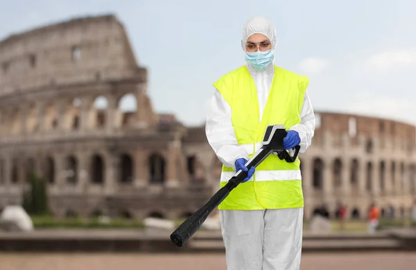 Sanitärarbeiter mit Hochdruckreiniger in Gefahr — Stockfoto