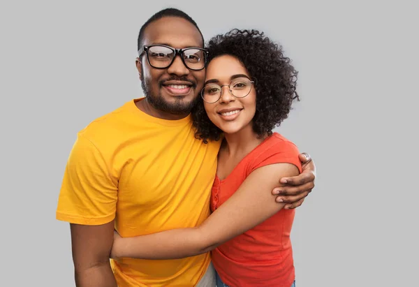 幸せなアフリカ系アメリカ人のカップルが — ストック写真