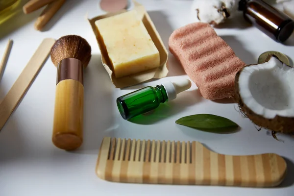 Cosméticos naturales y productos ecológicos para el cuidado del cuerpo —  Fotos de Stock