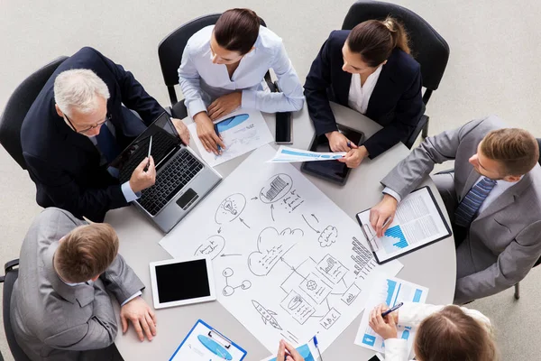 Business team with scheme meeting at office — Stock Photo, Image