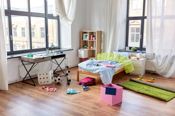Messy home or kids room with scattered stuff — Stock Photo, Image
