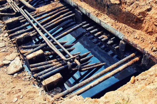 Eski sızıntı petrol boruları — Stok fotoğraf