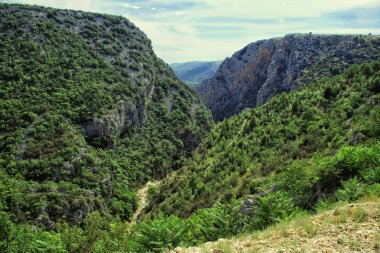 Manzaralı dağ manzarası.