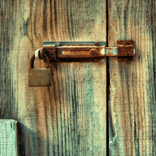 Old Wooden Door Locked Rusty Door Latch Padlock — Stock Photo, Image