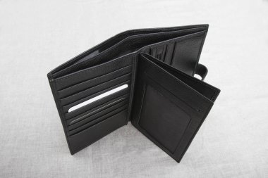 Hafif bir arka plan boş cüzdan; Açık erkek cüzdan