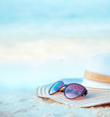 Yaz, tatil, tatil aksesuarlar - tropikal plaj