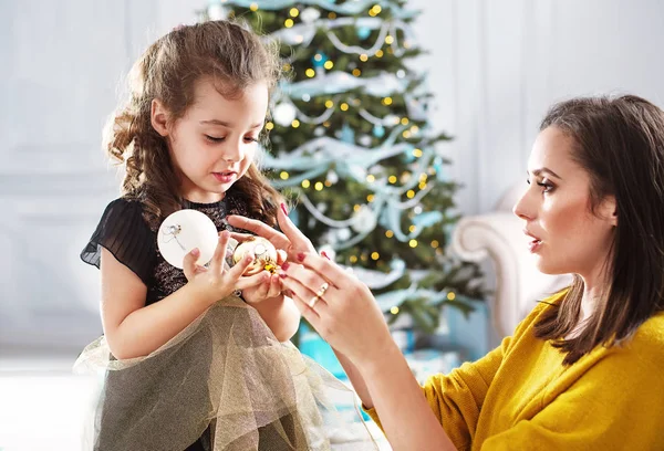 Mother Daughter Holding Colorful Glass Balls — Stock Photo, Image