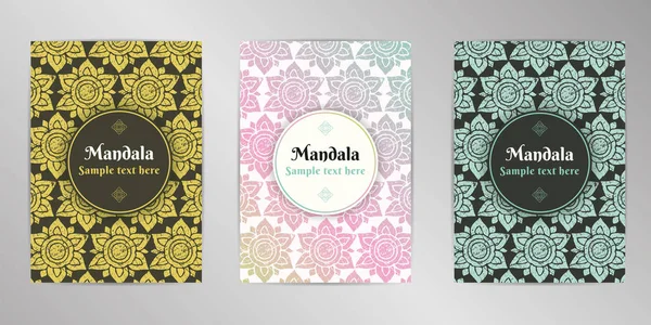 Mandala patroon decoratief ontwerp achtergrond instellen A4-formaat. — Stockvector
