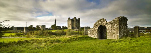 Trim Castle Trim, County Meath, Ireland. Morning. — Stock Photo, Image