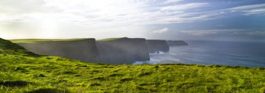 Moher Burren Kayalıkları, yeşil çim, morming, Ilçe Clare, Irel