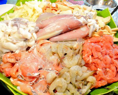 Yemek pişirmek için taze çiğ gıda