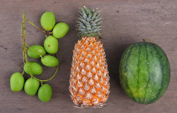 Tropické Ovoce Dřevěný Stůl Mango Ananas Meloun — Stock fotografie