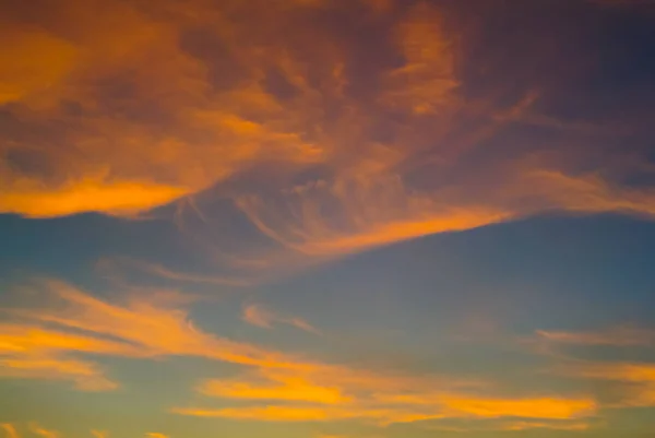 Bonitas Nubes Vibrantes Con Efecto Luz Del Atardecer —  Fotos de Stock