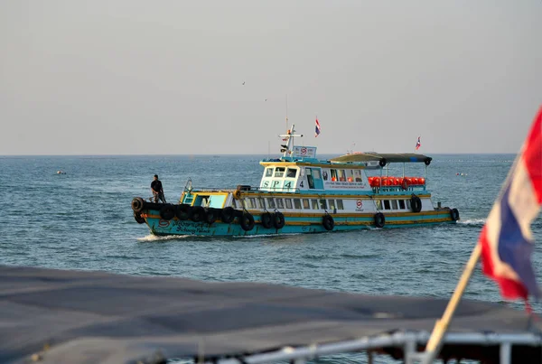 Chonburi Thaiföld Dec Utasszállító Hajó Chang Szigetről Partra December 2017 — Stock Fotó