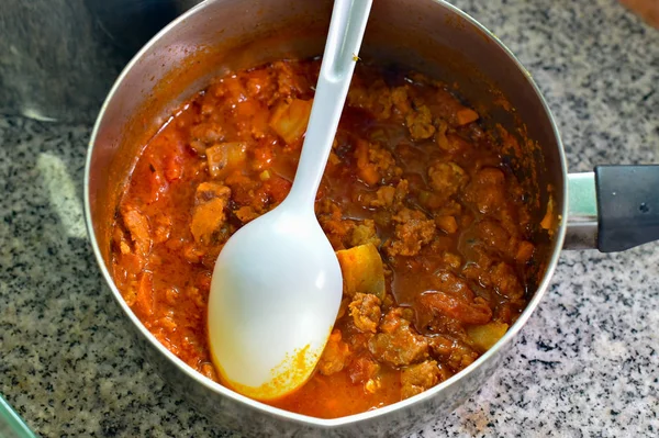 Tomaat Gekookt Pot Voor Varkensvlees Maken Lasagne — Stockfoto