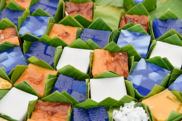 Thai Dessert Banana Leaf Package — Stock Photo, Image