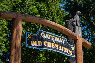 British Columbia, Kanada - 17 Haziran : 17 Haziran 2018'de Victoria adasında Old Chemainus'a açılan kapı, Britanya kolumbasi, Kanada