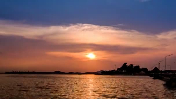 Time Lapse Ηλιοβασίλεμα Ουρανό Στη Θάλασσα Kho Loy Νησί Σιλουέτ — Αρχείο Βίντεο