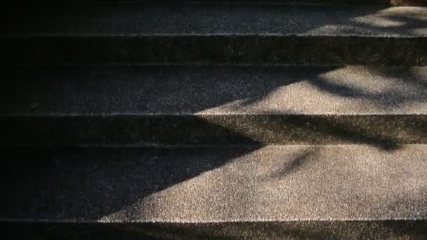 Caminando Sobre Escaleras Hormigón Primera Persona — Vídeo de stock