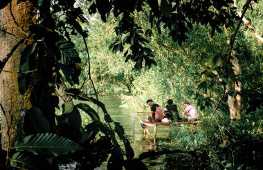 Kimliği belirsiz erkek çöp Balık tutma