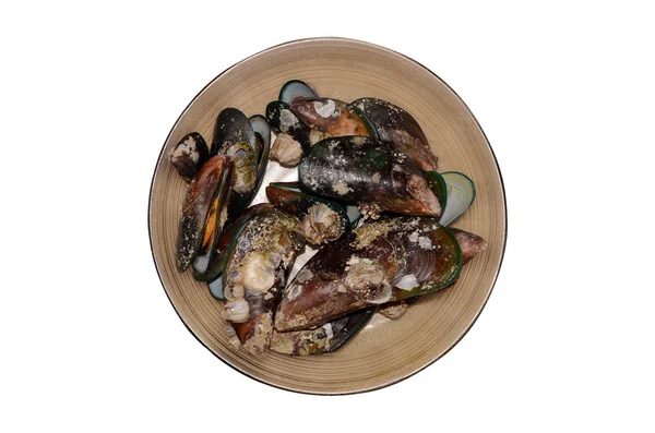 Coquille de moule verte dans un plat isolé avec vue sur le dessus — Photo