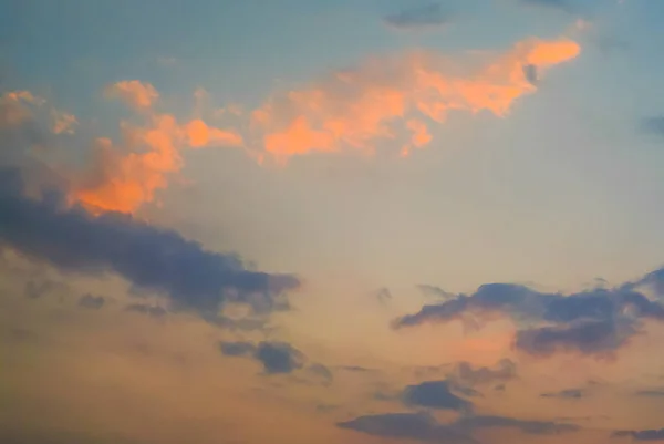 Fajne chmury z zachód efekt świetlny — Zdjęcie stockowe
