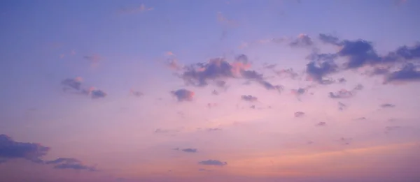 Panorama de cielo dulce con nubes — Foto de Stock