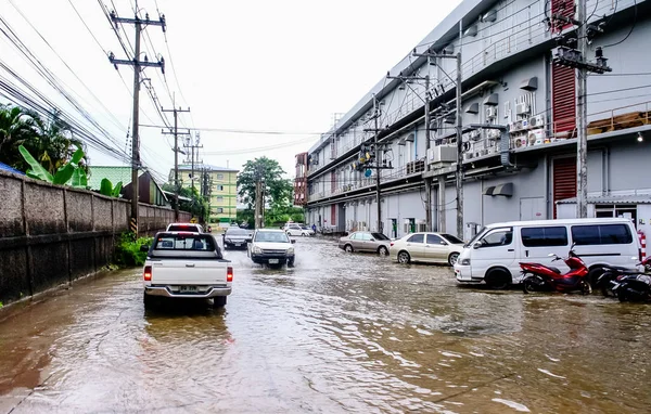Powodzie po deszczu w mieście Sriracha — Zdjęcie stockowe